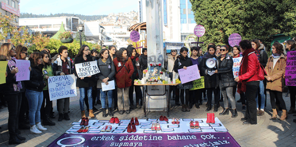 KKP Kadına  şiddeti protesto etti