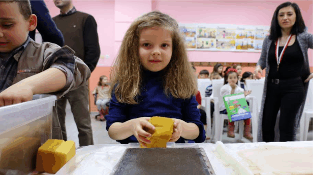 Kâğıdın büyülü dünyası köy okullarında