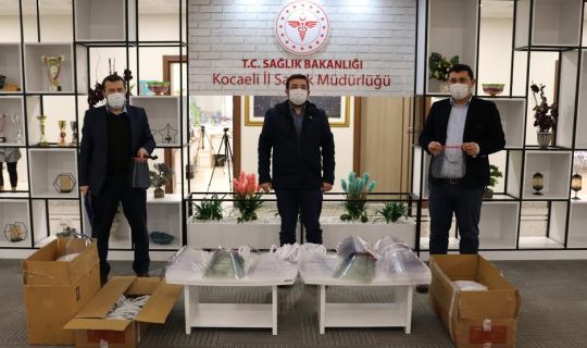 Büyükşehir’in ürettiği maskeler kamu kurumlarına dağıtıldı