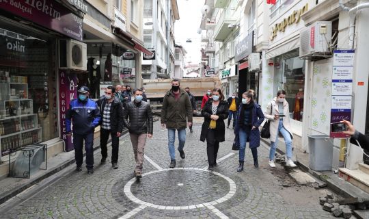 İzmit Feridun Özbay Caddesi'nde zemin çalışmaları başladı