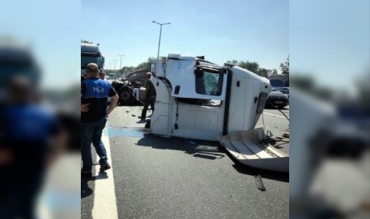 Tırın Kupası Koptu, Sürücü Yaralandı