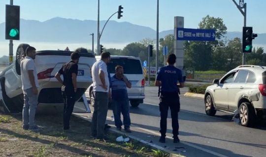 Başiskele'de Trafik Kazası: Takla Atan, Otomobilin Sürücüsü Yaralandı