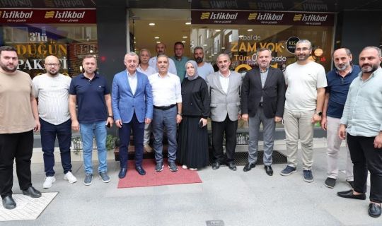 Başkan Büyükakın, İnönü Caddesi Esnafıyla Bir Araya Geldi