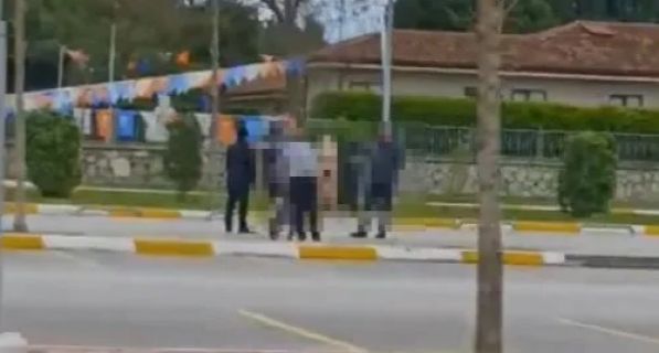 KOCAELİ KONGRE MERKEZİ, OTOPARKINDA ÇIPLAK KADIN ŞAŞKINLIK YARATTI