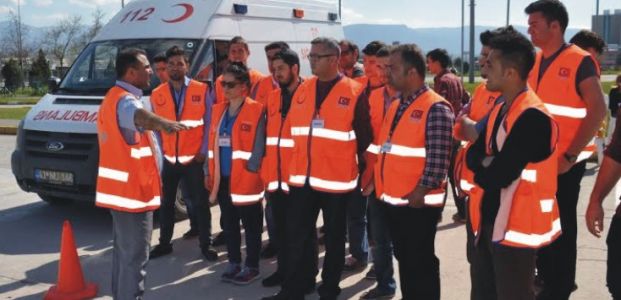  Ambulans şoförlerine ileri sürüş teknikleri