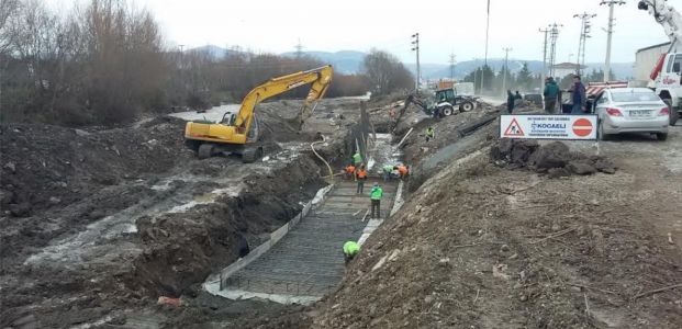 Asar Deresi’nde kavşak çalışması başladı