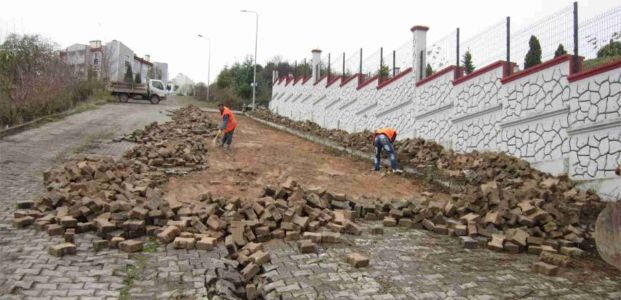 AYAZMA’DA BOZULAN YOL TAMİR EDİLDİ