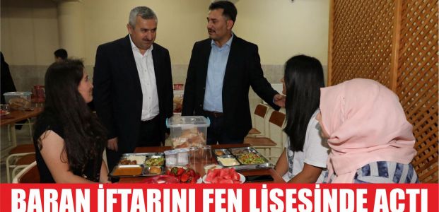  Başkan, iftarını öğrencilerle açtı