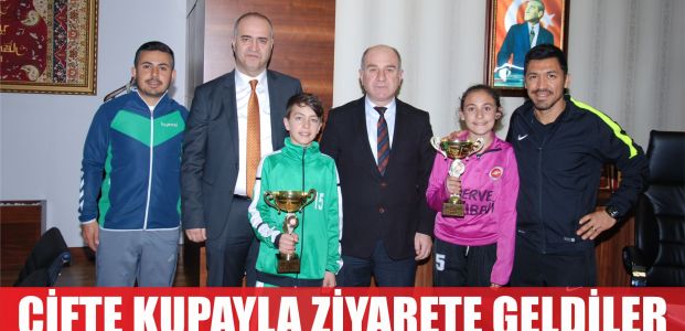  Çifte kupayla ziyarete geldiler