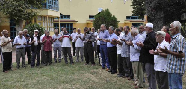 Derinceli hacı adayları dualarla uğurlandı