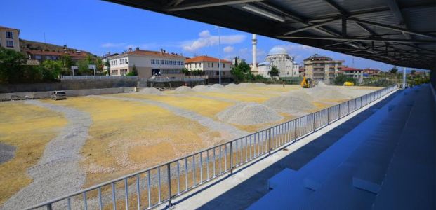 Gebze-Mollafenari’deki futbol sahasının yapımı sürüyor