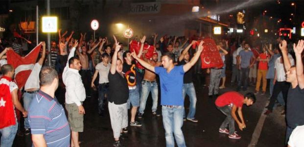  İzmit'te gergin gece: 18 gözaltı