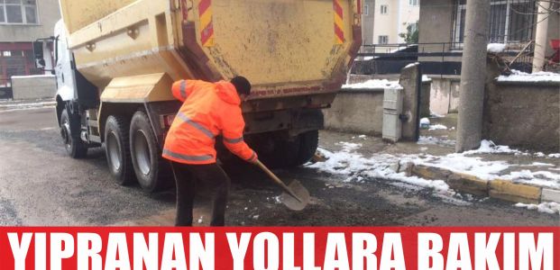  Kar sonrası yıpranan yollara bakım yapıldı