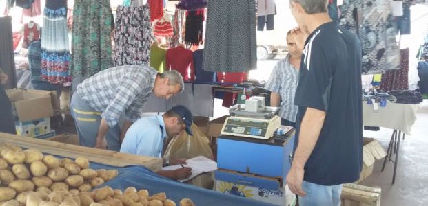  Kartepe Zabıtası’ndan Pazar Yeri Denetimi