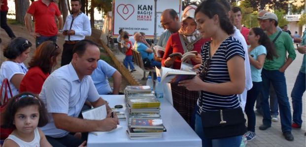   ‘Kitap bizden, okumak sizden’ 