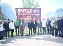 Vali Aktaş, 3. Sivas Gardaşlık ve Eğitime Destek, Buluşması'na Katıldı