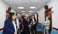 Başkan Şener Söğüt’ten, sağlık çalışanlarına karanfil